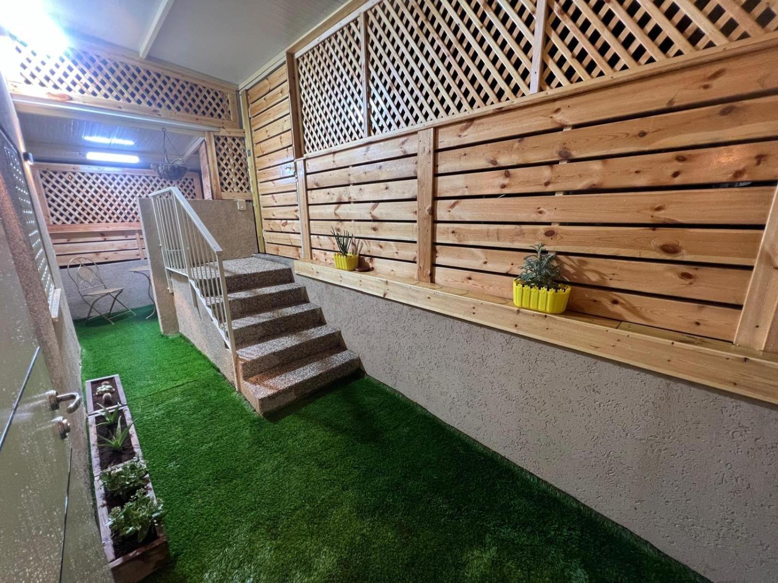 Johny'S Boutique Apartment Haifa Exterior foto